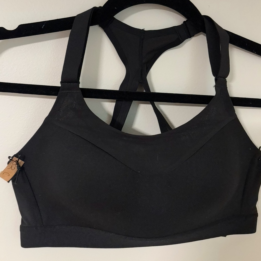 Victoria’s Secret Black Sports Bra